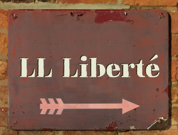 LL Liberte: A Textured Display Font for Makers